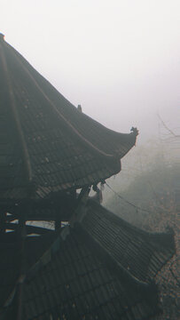 川西古寺寺庙屋檐