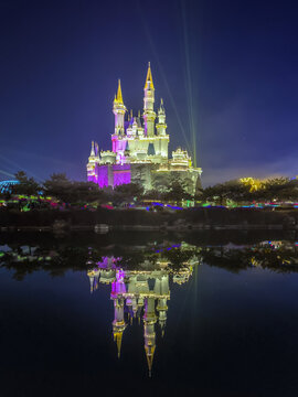 泉城艾尔堡中心天鹅堡夜景