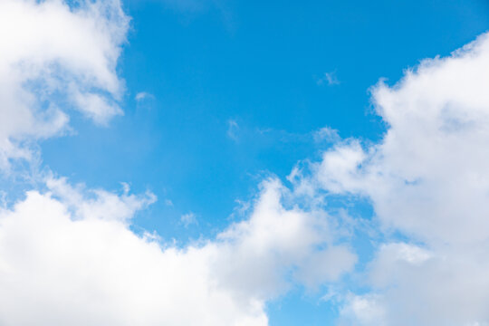 蓝天白云背景空镜