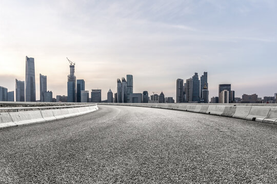 道路地面和城市建筑