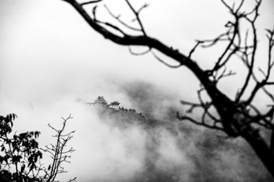 香格里拉维西水墨风风景照