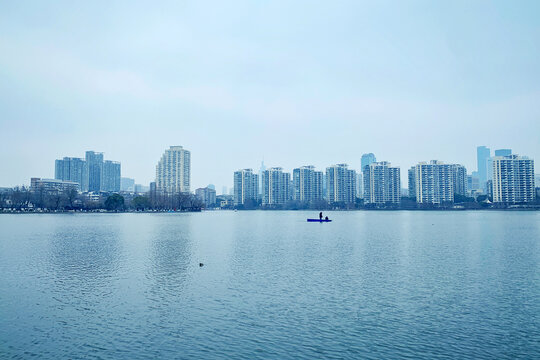 南京莫愁湖公园湖景房