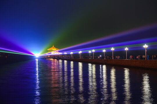 青岛栈桥夜景