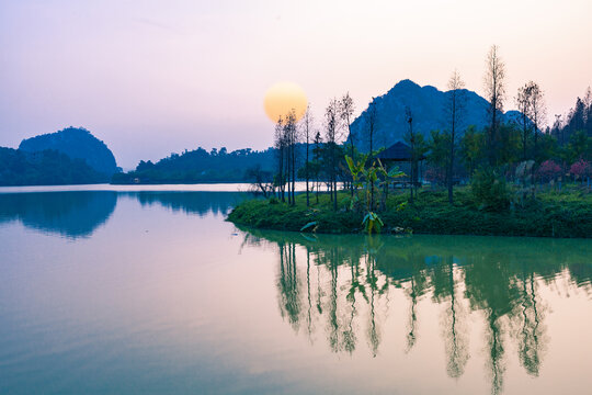 肇庆七星岩桃花岛浪漫夕阳