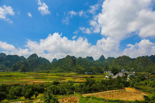 十万大山晚霞