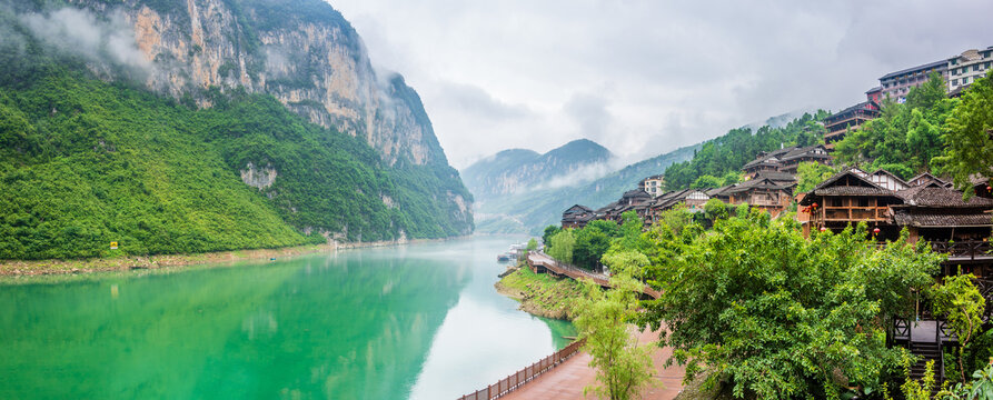 中国重庆酉阳龚滩古镇全景