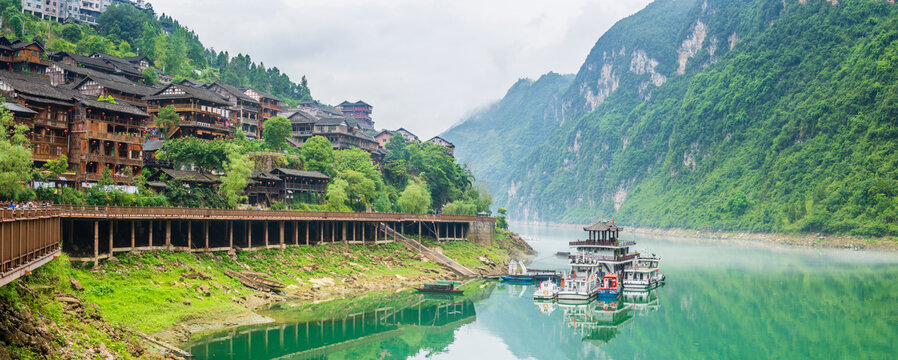 中国重庆酉阳龚滩古镇全景