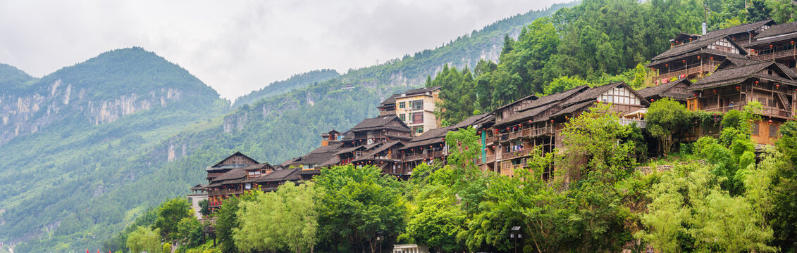 中国重庆酉阳龚滩古镇全景