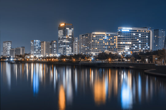 青岛市唐岛湾公园沿岸城市夜景