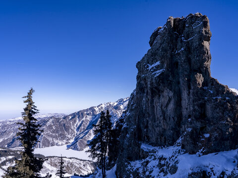 天山雪景