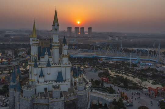 中心天鹅堡日落景象