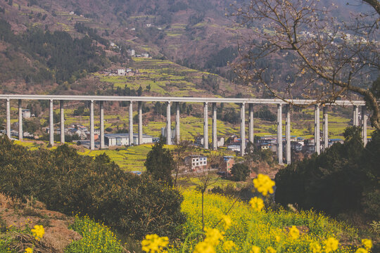 高速公路桥梁