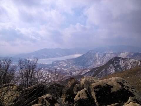 雪山与水库