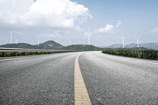 户外山间公路弯道