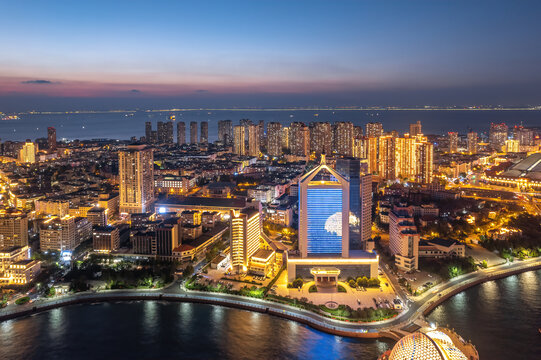 航拍青岛海岸线城市夜景