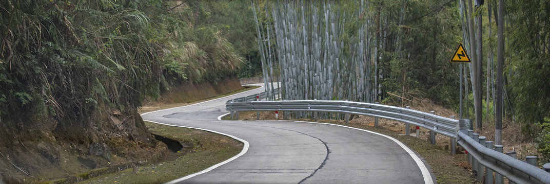 蜿蜒山路