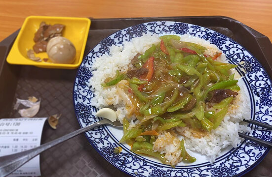 青椒牛肉盖饭