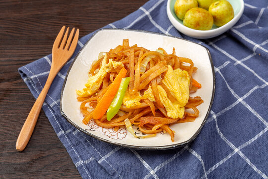 鸡蛋炒饼丝