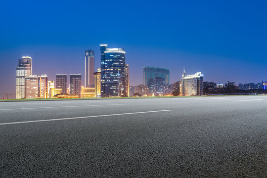 道路地面和城市夜景