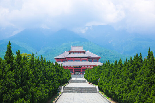 崇圣寺雨铜观音殿