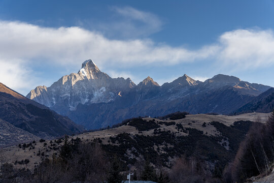 四姑娘山