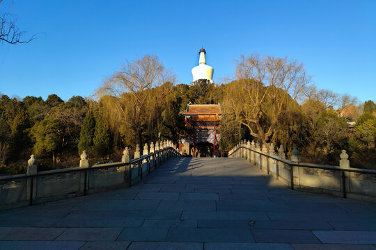 北海公园陟山桥