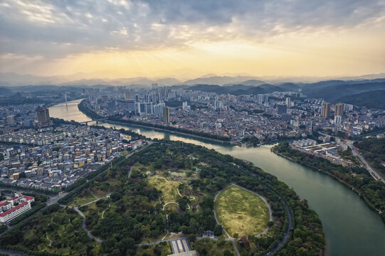 百色右江夕阳冬季城市风光航拍