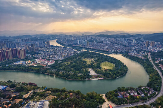 百色右江夕阳冬季城市风光航拍