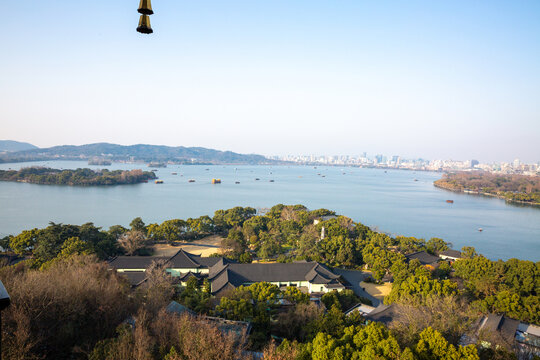 俯瞰雷峰塔飞檐铃铛