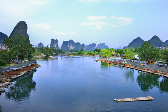 桂林阳朔遇龙河山水景观