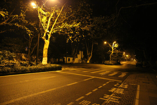 城市道路夜景