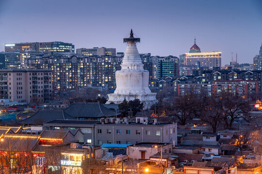 北京白塔寺业夜景