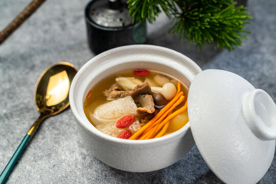竹笙山藥牛筋湯