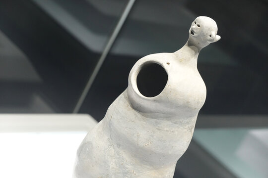 新石器时代人形陶瓶