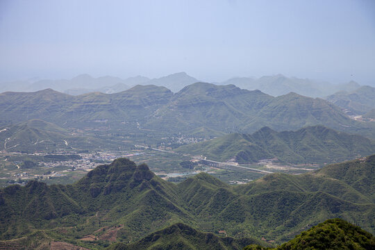 山峦山脉