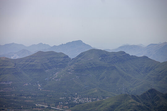 山峦山脉