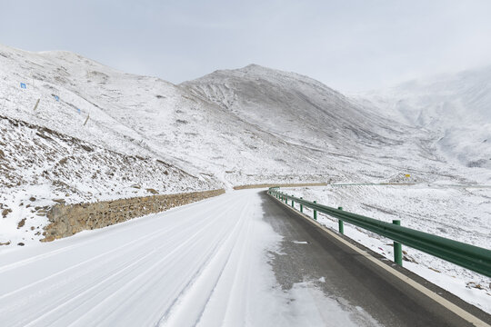 雪山公路