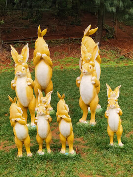 小兔子雕塑