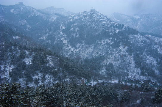 雪后金山岭长城