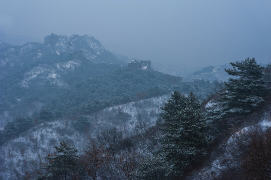 雪后金山岭长城