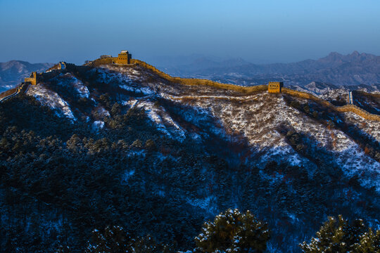 雪后金山岭长城