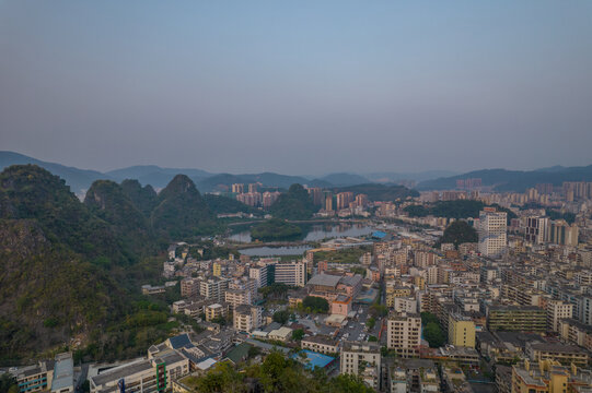 蟠龙天湖广场