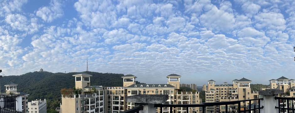 住宅建筑楼顶造型