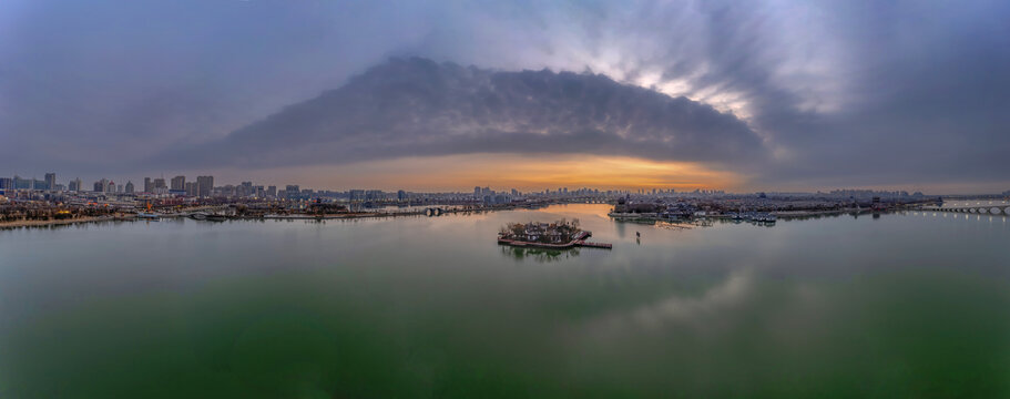 聊城东昌湖风景宽幅大图