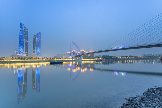中国南京长江边建筑夜景