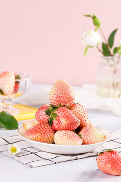 淡雪白草莓