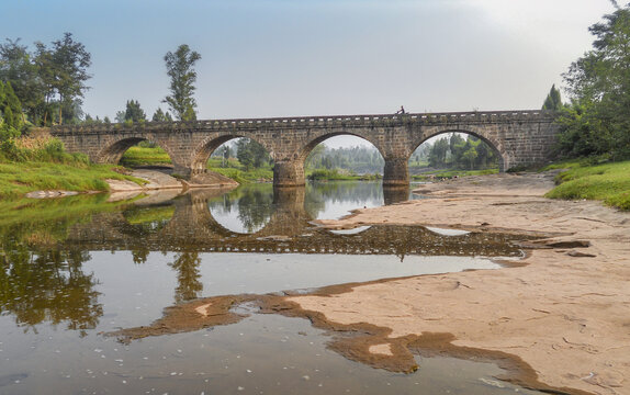 小河风光