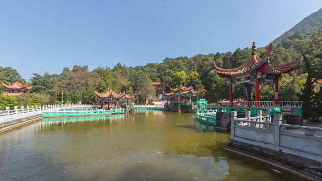 云南新平县龙泉公园园林景观