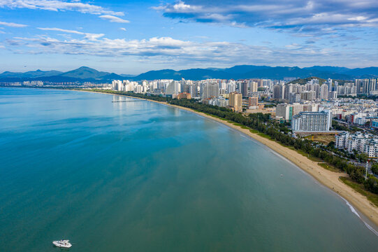 航拍海南三亚湾度假区沙滩海景