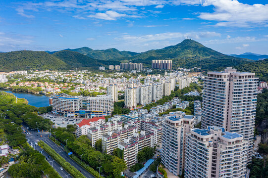 航拍三亚凤凰岭海誓山盟景区